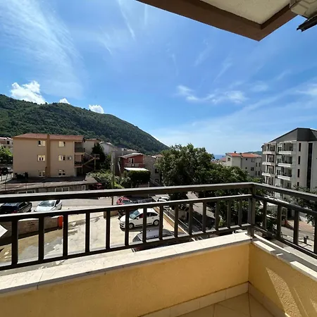 בודווה Apartment Pegaz מראה חיצוני תמונה